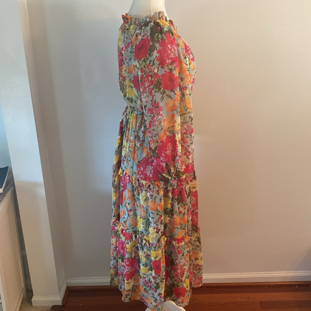 LC Lauren Conrad medium off shoulder floral dress - Picture 5 of 11